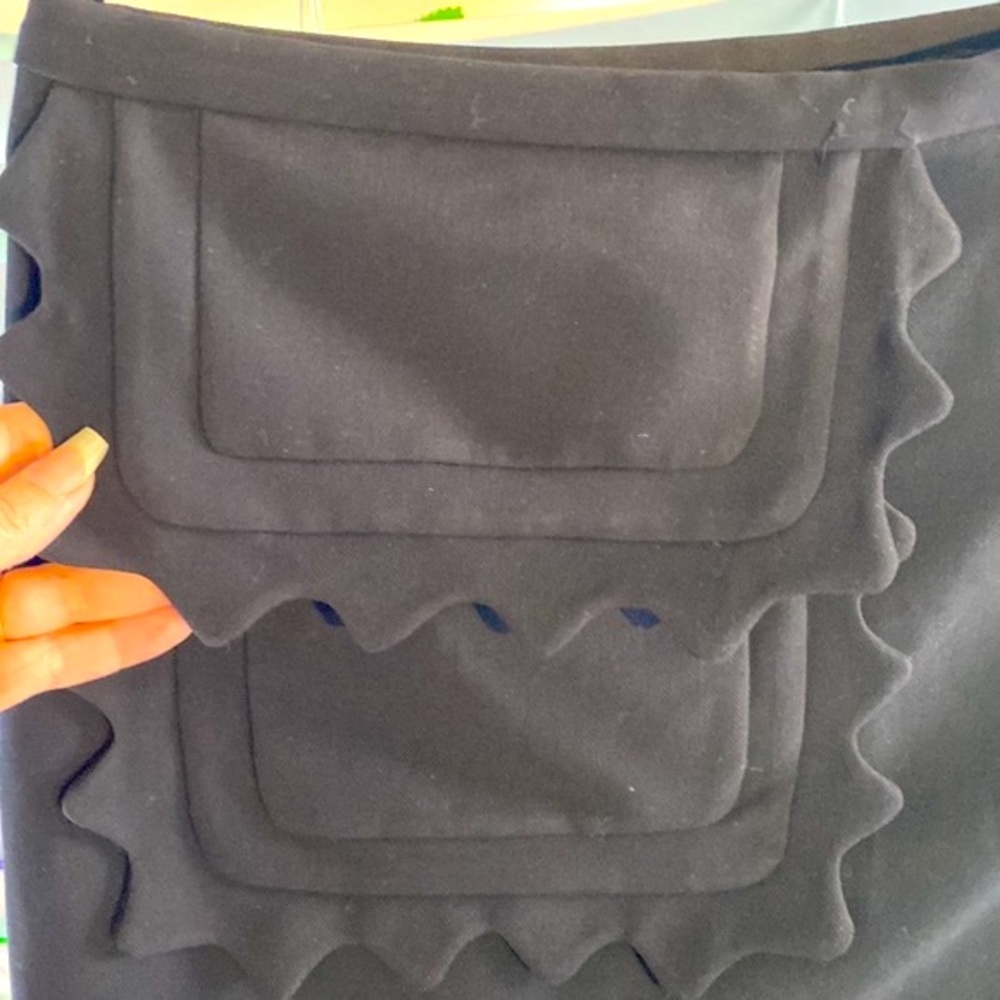 Victoria Beckham fun zigzag ric-rack look pocket black skirt